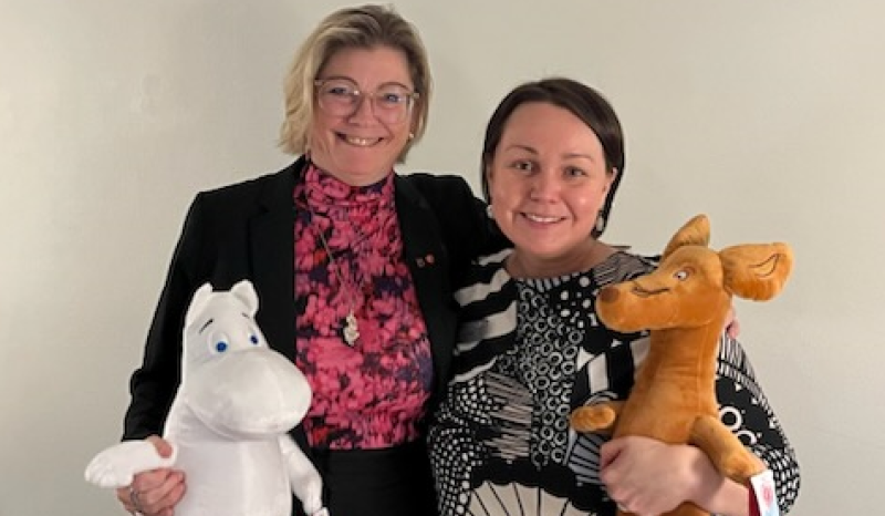 Kommunstyrelsens ordförande Marie Johansson invigde minoritetsdagen med ett tal och Heli Villanen var dagens konferencier.