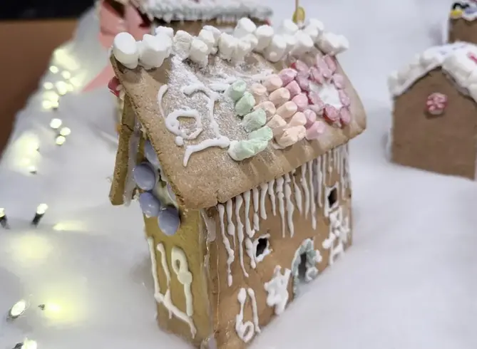 Foto på pepparkakshus.